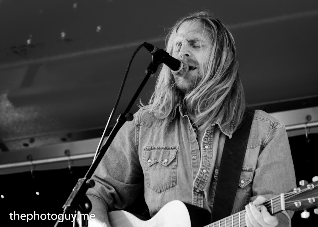 Ryan Reid, Ryan Reid Music, www.RyanReidMusic.com, Acoustic Photo Credit Greg Moore